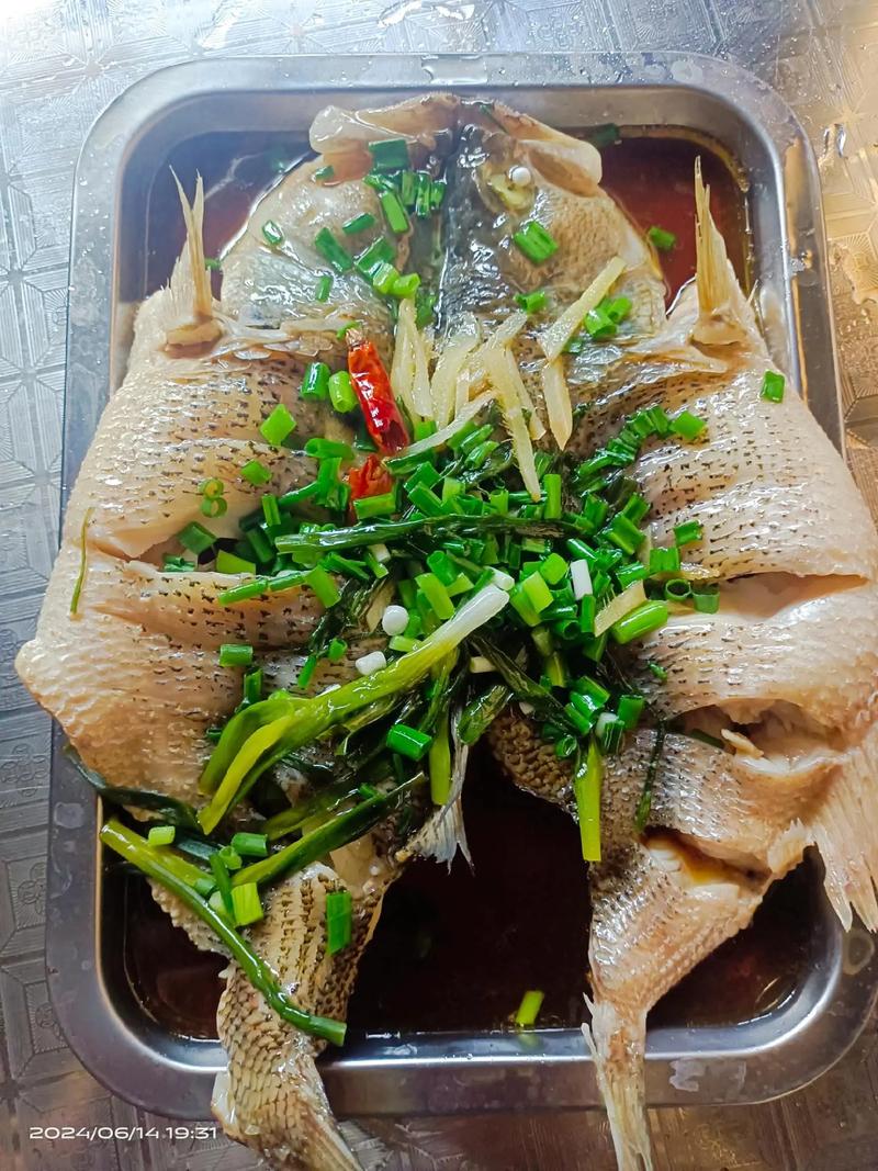 鲜味新生 清蒸鲈鱼的现代味觉演绎